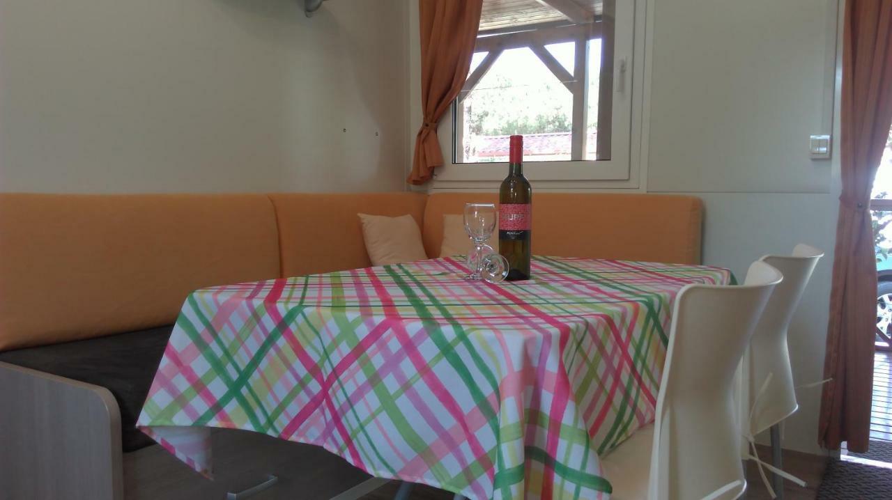 Mobile Home Cinzia Пула Экстерьер фото